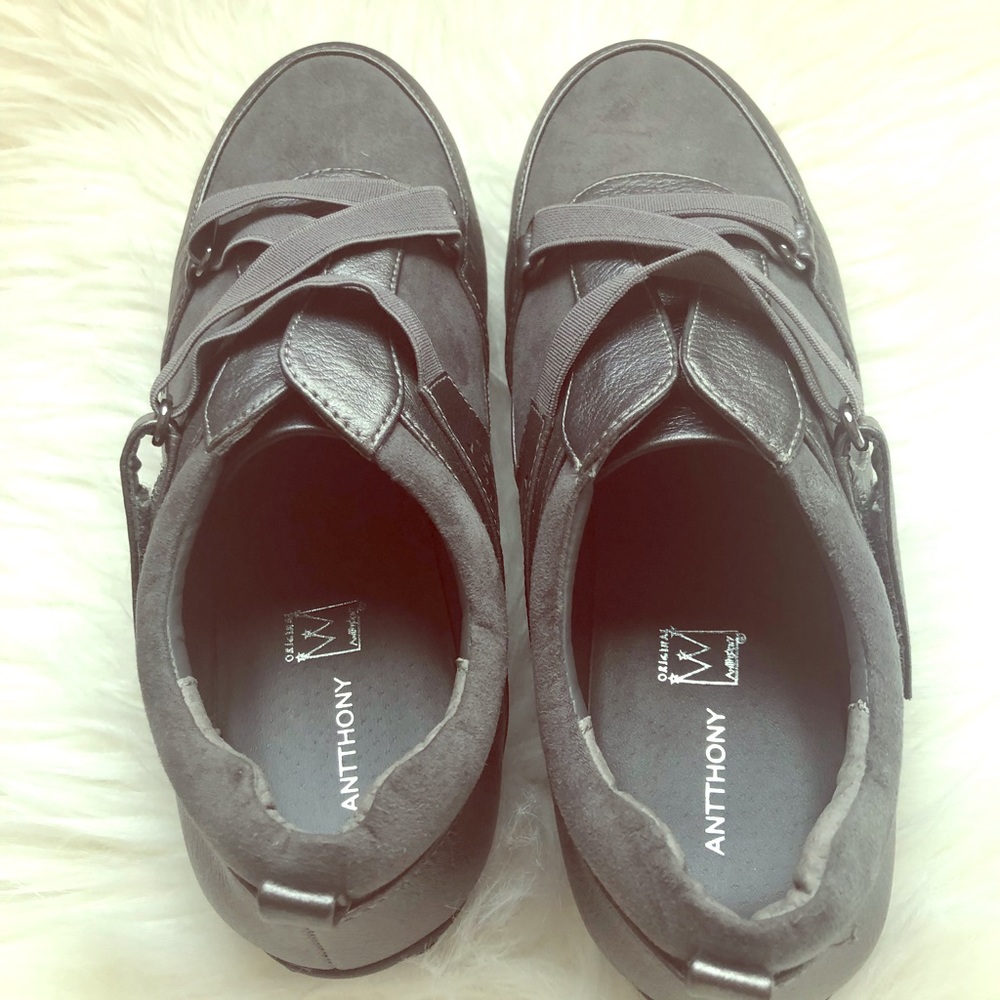 Women’s shoes